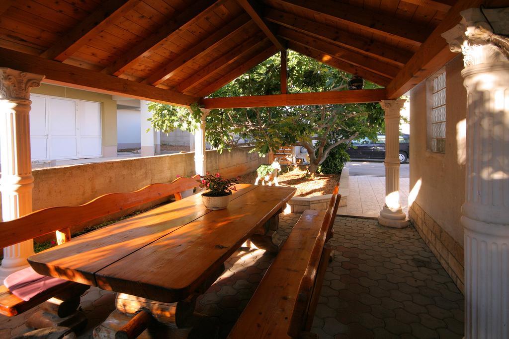 Apartments Daniela Τρογκίρ Εξωτερικό φωτογραφία